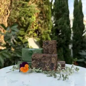 סבון שחור אפריקאי טהור – ניקוי וחידוש העור